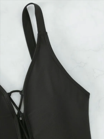 LA VIE – Noir Muse One-Piece